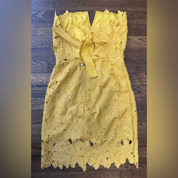 🌟 Few Moda golden yellow sleeveless floral embroidered dress with tie size XS - Picture 3 of 5